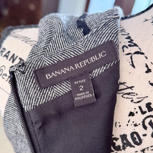 BANANA REPUBLIC | Black + White Wool Herringbone Fringe Dress, size 2P - Picture 5 of 6